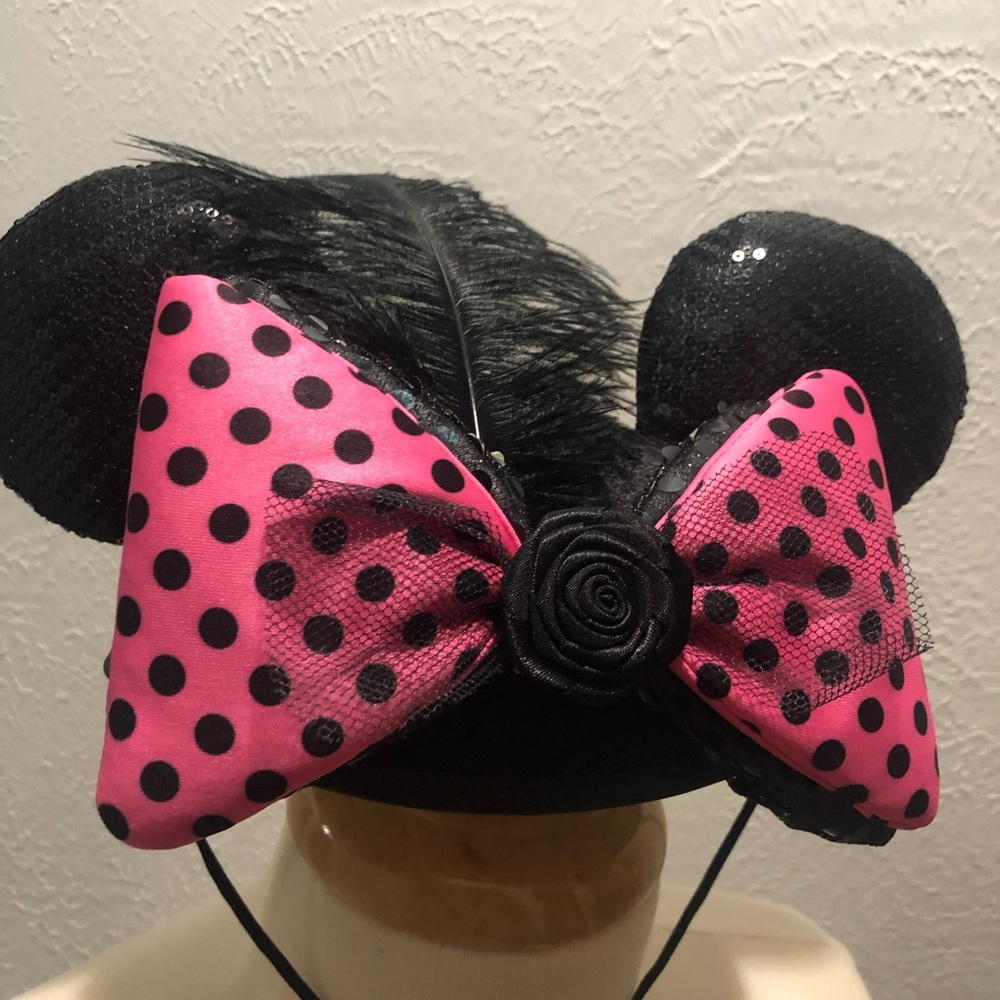 Minnie Mouse ears double bow with black feather
